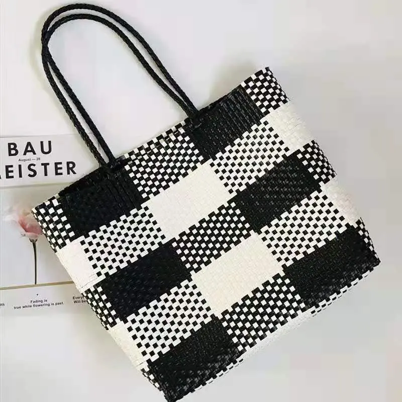 Handmade Plastic Wire Bag (1)